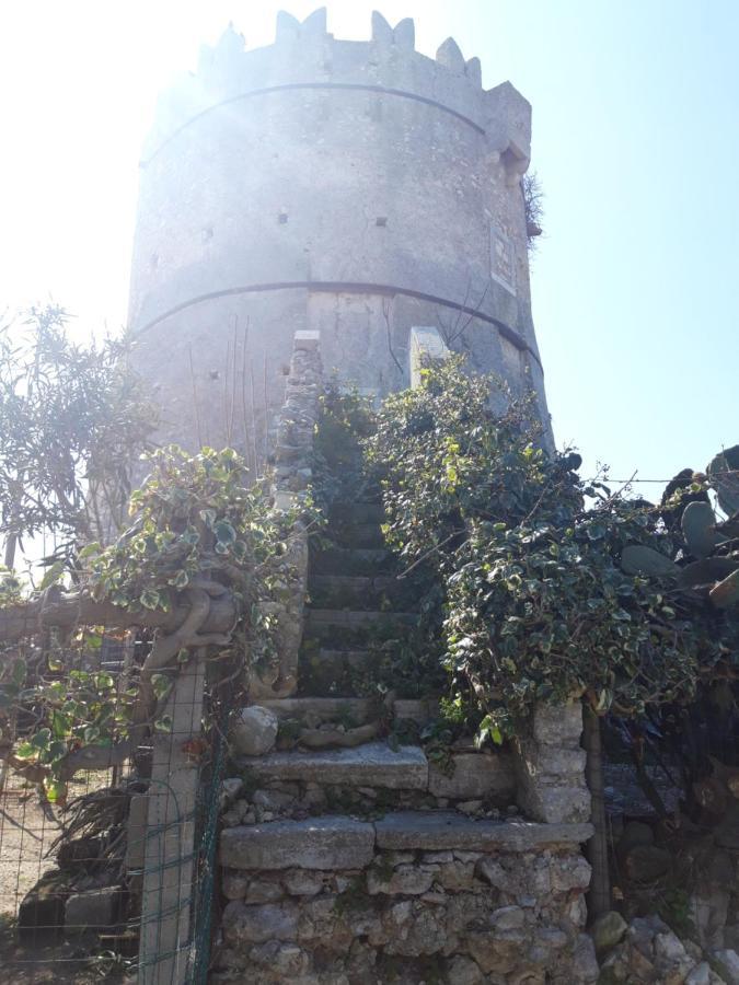 Torre Del Lago Фоче Варано Екстериор снимка